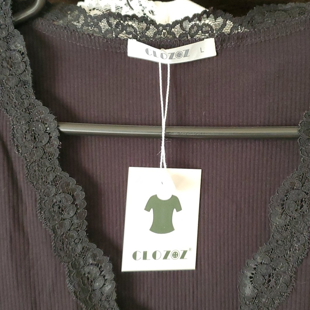 NWT 2 bodysuits, v-neck, ribbed, lace trim 🖤 - Picture 2 of 4